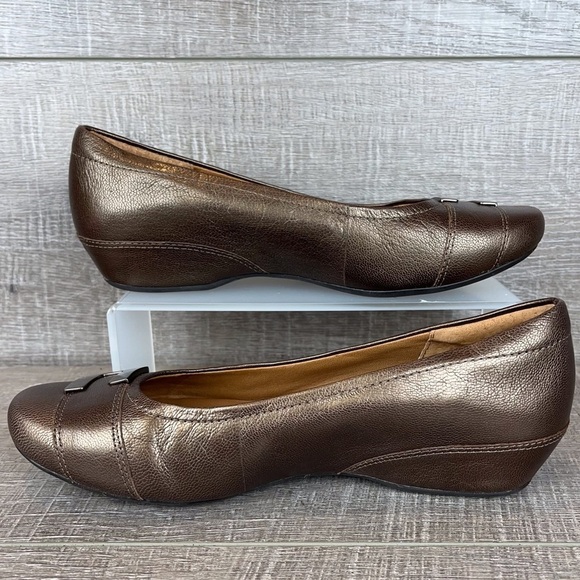 Clarks sz 6 bronze Concert Choir leather round toe flats - Picture 3 of 11